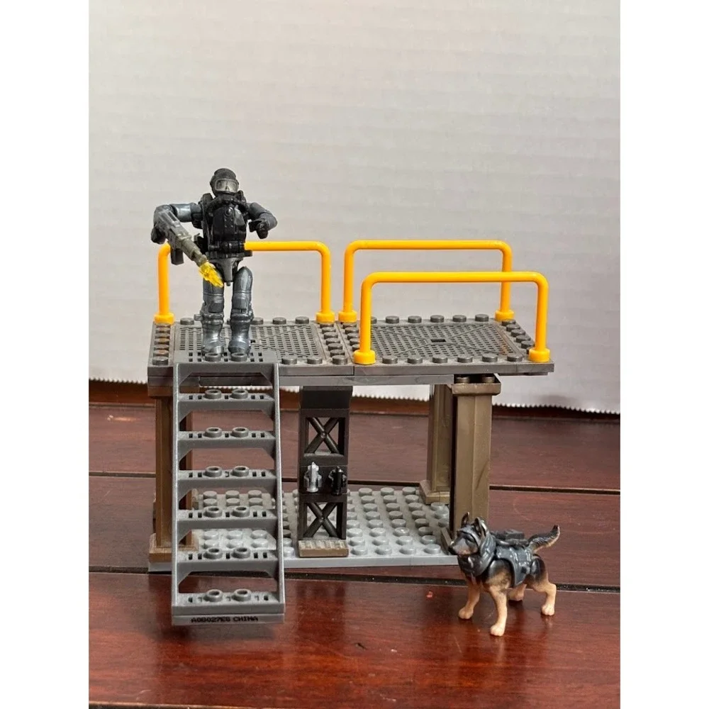 Mega Bloks Call of Duty Covert Ops Unit German Shepherd Figure Tactical Platform